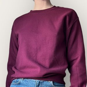 Vintage Crewneck Pullover Sweatshirt Size M. Gently used condition.